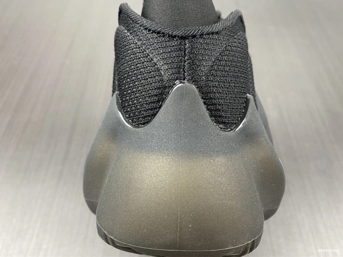 YEEZY ADIDAS H68032 400 1104